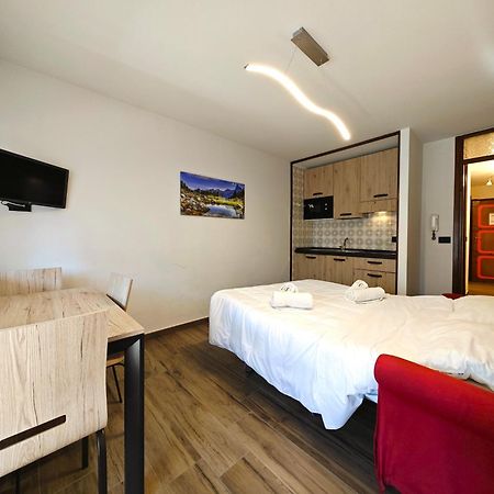 Hostdomus - City Center Apartment Colle Colle Sestriere Eksteriør bilde