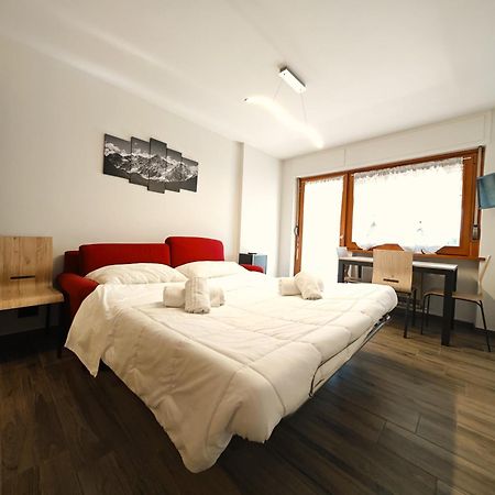 Hostdomus - City Center Apartment Colle Colle Sestriere Eksteriør bilde