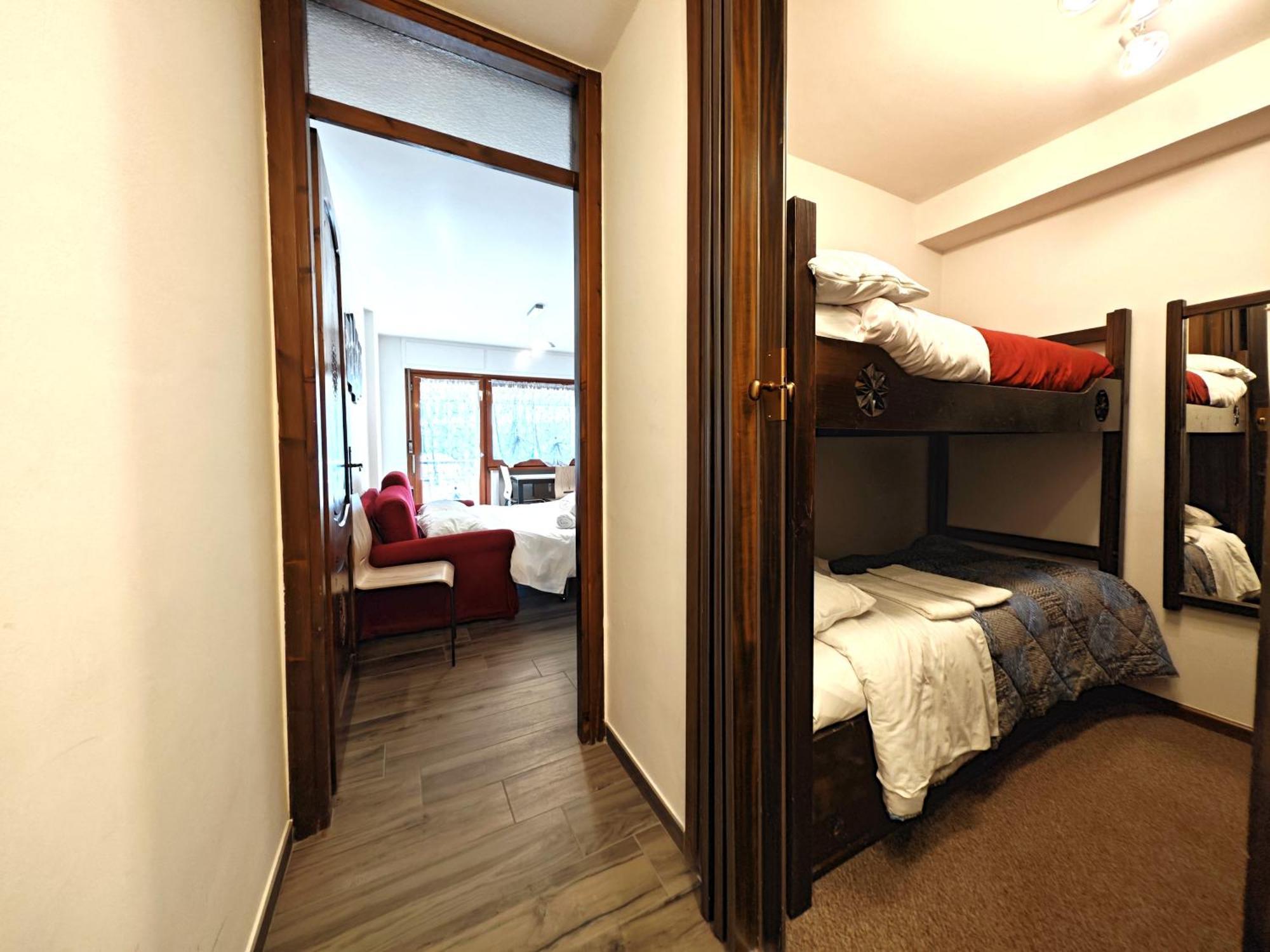 Hostdomus - City Center Apartment Colle Colle Sestriere Eksteriør bilde