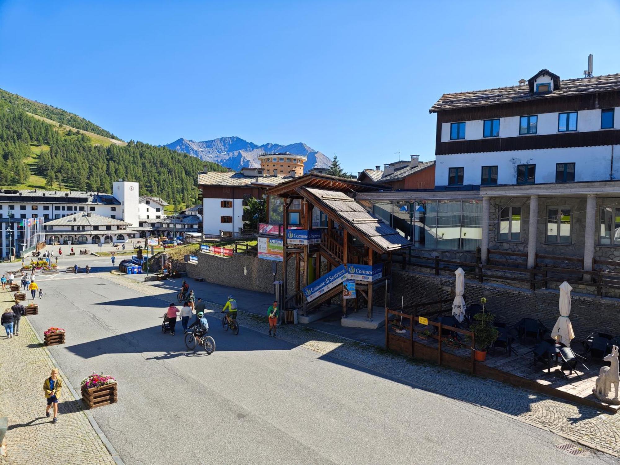 Hostdomus - City Center Apartment Colle Colle Sestriere Eksteriør bilde