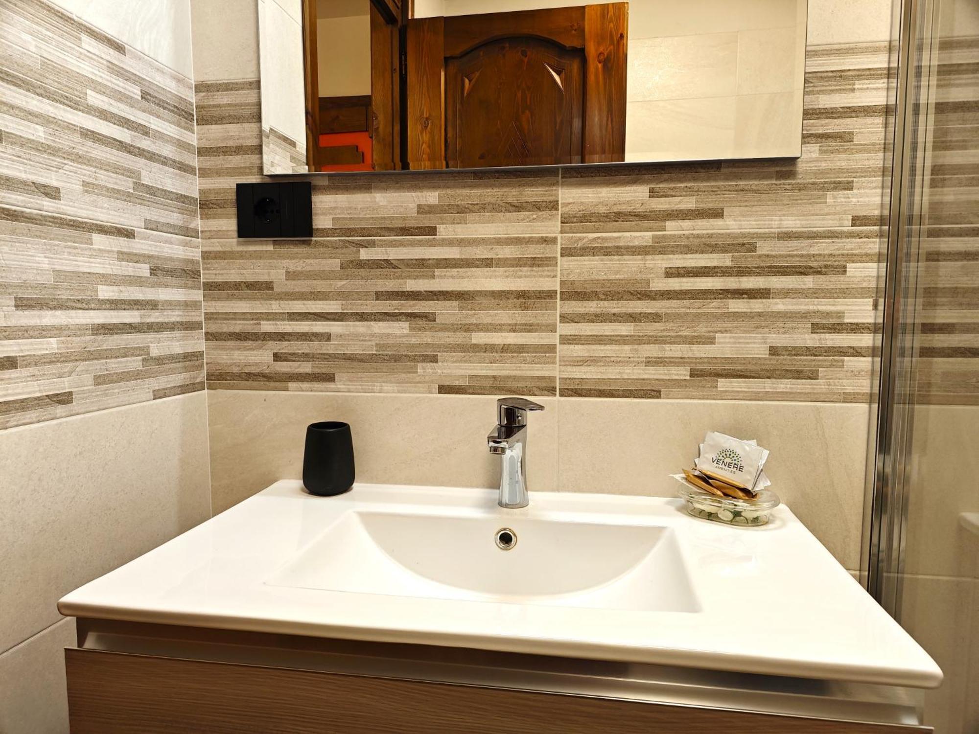 Hostdomus - City Center Apartment Colle Colle Sestriere Eksteriør bilde