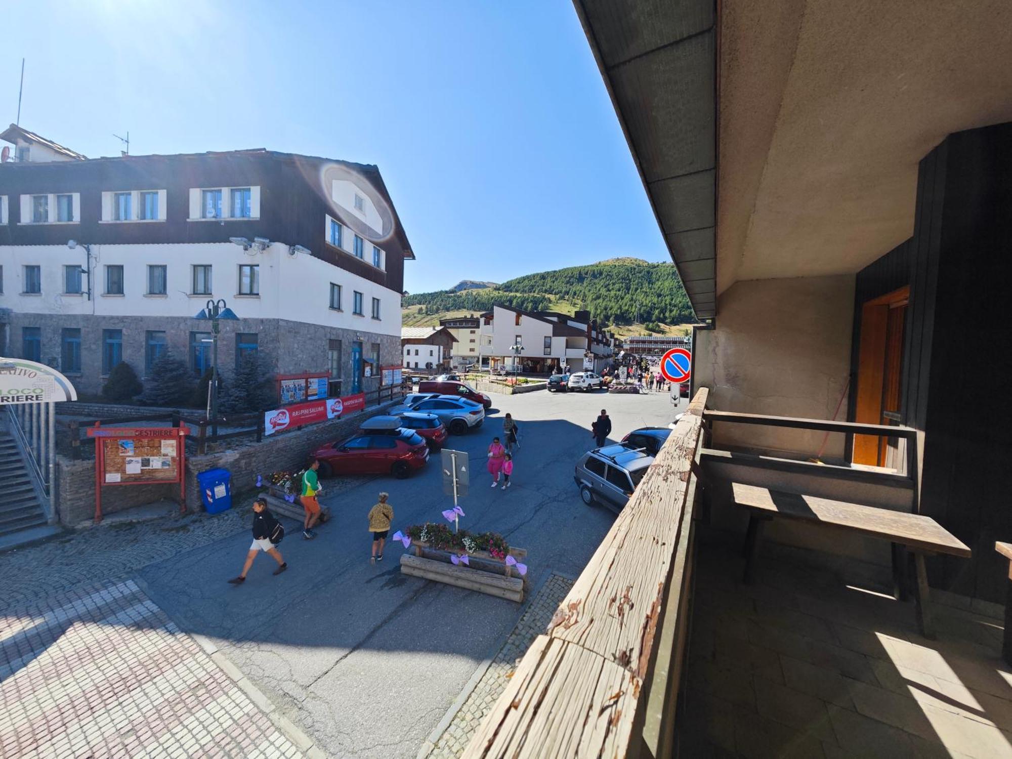 Hostdomus - City Center Apartment Colle Colle Sestriere Eksteriør bilde
