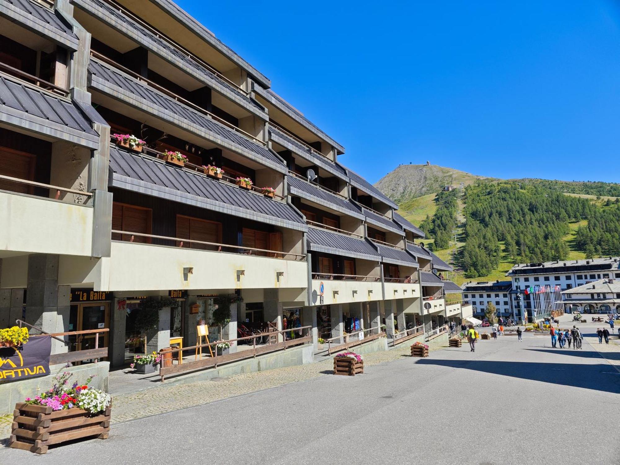 Hostdomus - City Center Apartment Colle Colle Sestriere Eksteriør bilde