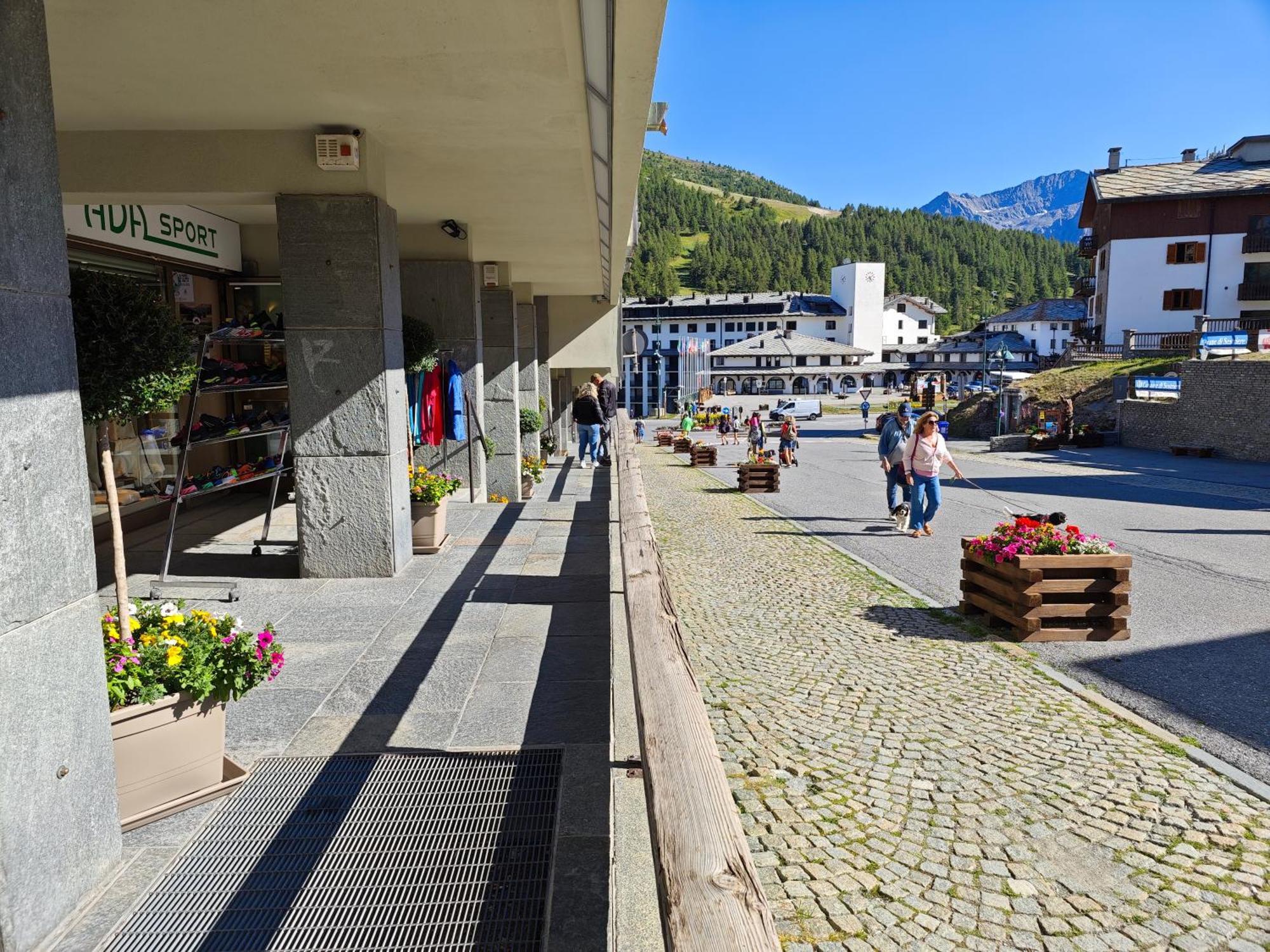 Hostdomus - City Center Apartment Colle Colle Sestriere Eksteriør bilde